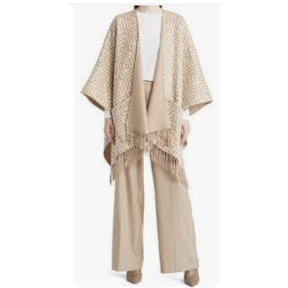 New Nordstrom Reversible Wool & Cashmere Ruana Poncho Beige One Size - Picture 2 of 4